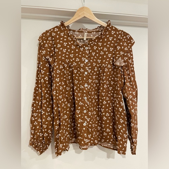 Rylee and Cru • Rooney Blouse in Ditsy - Picture 3 of 7